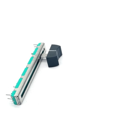 Custom Metal Lever Carbon Film Lineare 60mm 10K Potenziometro a scorrimento lineare Utilizzato per console audio Auricolare e microfono